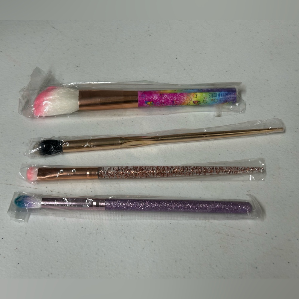 NEW Variety of Makeup Brushes - Slmissglam, Glamour dolls, F.A.R.A.H.